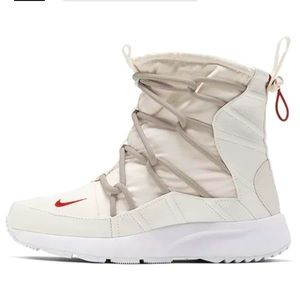 White Rare Nike Tajan Highrise boots